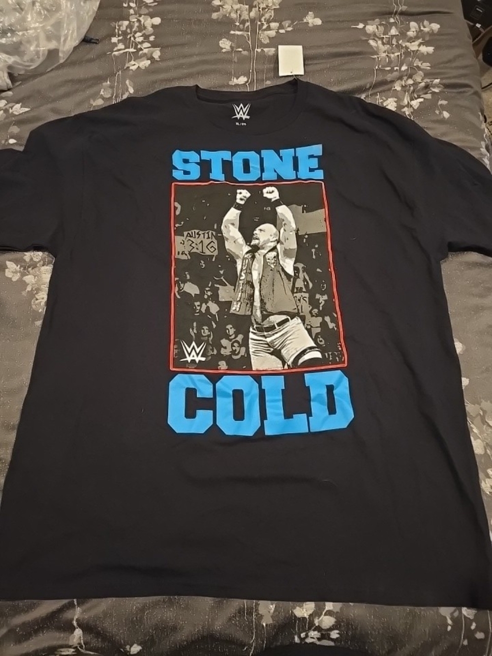 Kohl's WWE Stone Cold Black Tee with Blue & Red Graphic